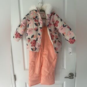 Girls Carter's 2-piece NWT water-resistant snowsuit set,  size 3T.